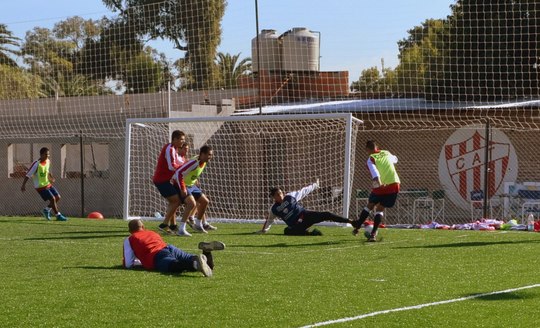 AMISTOSOS vs TALLERES DE REMEDIOS DE ESCALADA